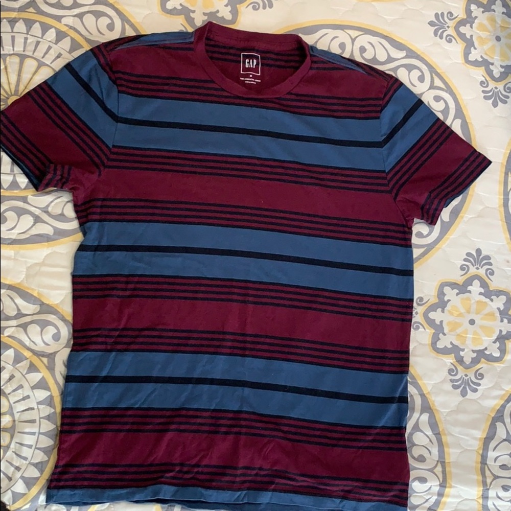 NWOT Gap Essential Crew Tee